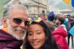 पत्नी अंकिता कोंवर संग केदारनाथ पहुंचे मिलिंद सोमन, बोले- ‘क्या यात्रा है’ - image