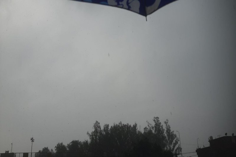 बादल छाए रहे, पर बरसे नहीं – लखनऊ वासियों का टूटा सब्र फोटो सोर्स : Patrika