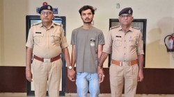 Ahmedabad: वाडज में पुत्र ने चाकू से वार कर की पिता की हत्या, गिरफ्तार - image