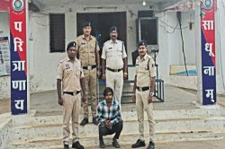Crime News: बहू को गाली गलौज करने से मना किया तो पुत्र ने पिता को मार डाला,
आरोपी गिरफ्तार - image