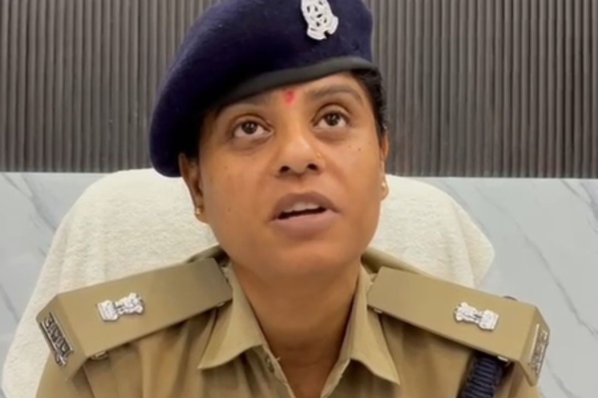 फल-सब्जी के नाम पर ऑनलाइन 50 लाख की ठगी! यूपी पुलिस ने 2 शातिरों को किया
गिरफ्तार