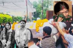 Indore Missing Couple: ‘मेरा बेटा भूखा ही चला गया…’ कलेजे के टुकड़े को देख चीखती
रही मां - image