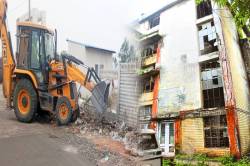 नगर निगम की चेतावनी, 700 मकानों को खाली करने का नोटिस जारी - image