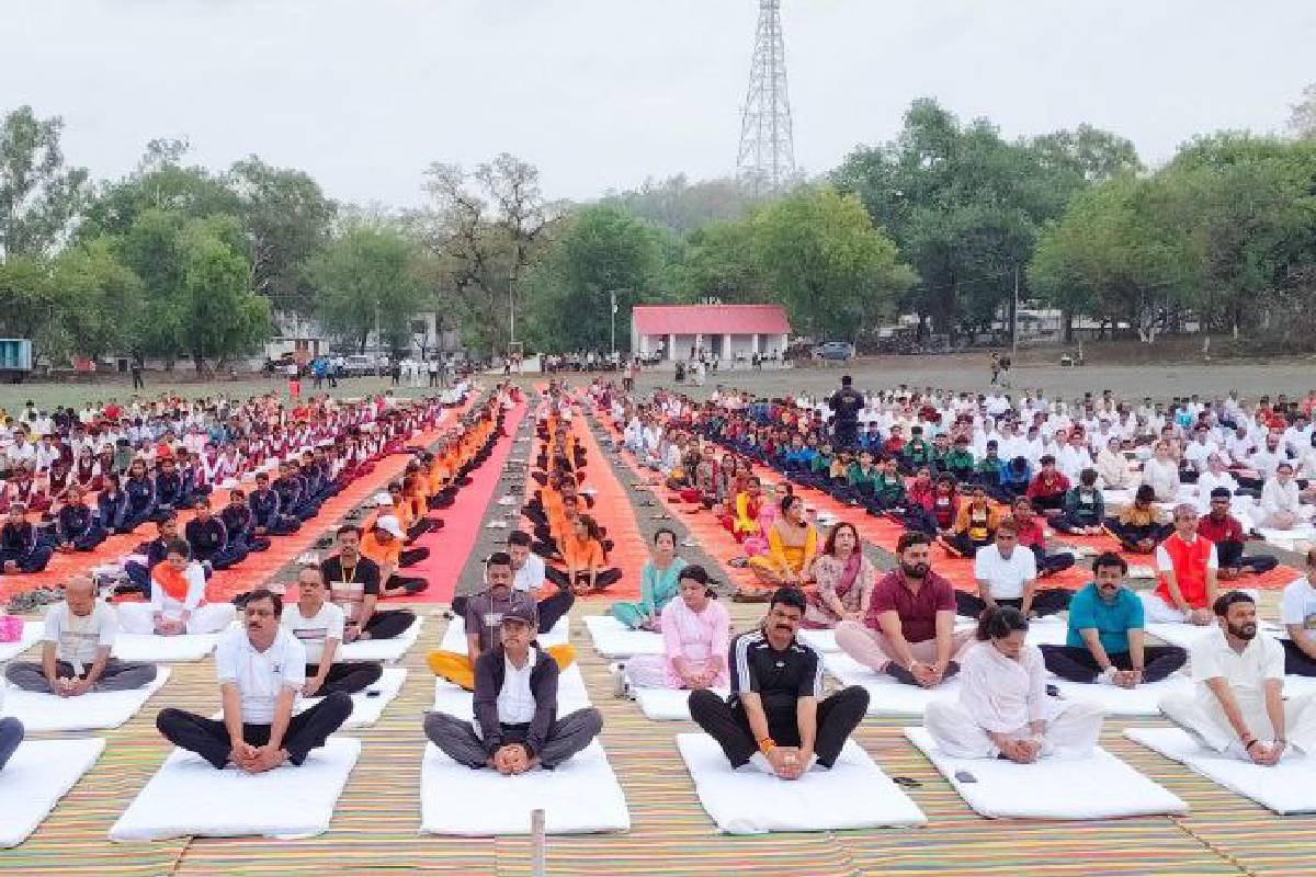 अंतर्राष्ट्रीय योग दिवस पर पीटीसी ग्राउंड में हुआ सामूहिक योग