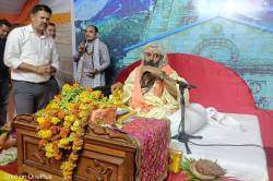 माता-पिता का ऋण चुकाना हमारे लिए इस जन्म में नामुमकिन है : केशव गिरी महाराज - image