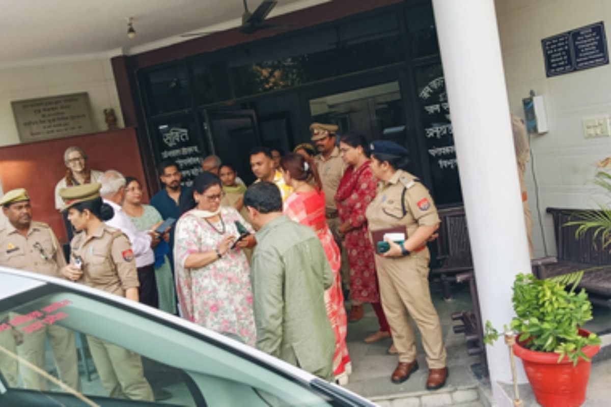 हाथ-पैर बांधकर कैद…अवैध वृद्धाश्रम में बुजुर्गों संग अमानवीयता, 39 को छुड़ाया