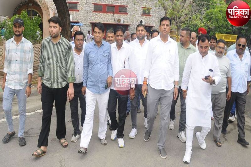 Pali News : स्मार्ट मीटरों को लेकर कांग्रेस का विरोध, राज्यपाल के नाम सौंपा ज्ञापन