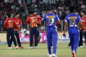 BCCI ने मुंबई इंडियंस को हार के बाद दिया दोहरा झटका, हार्दिक पंड्या समेत पूरी
टीम पर लगा इतने करोड़ का भारी जुर्माना  