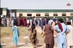 पाकिस्तान में बड़ा हादसा, जाफर एक्सप्रेस में विस्फोट, पटरी से उतरे 4 डिब्बे - image