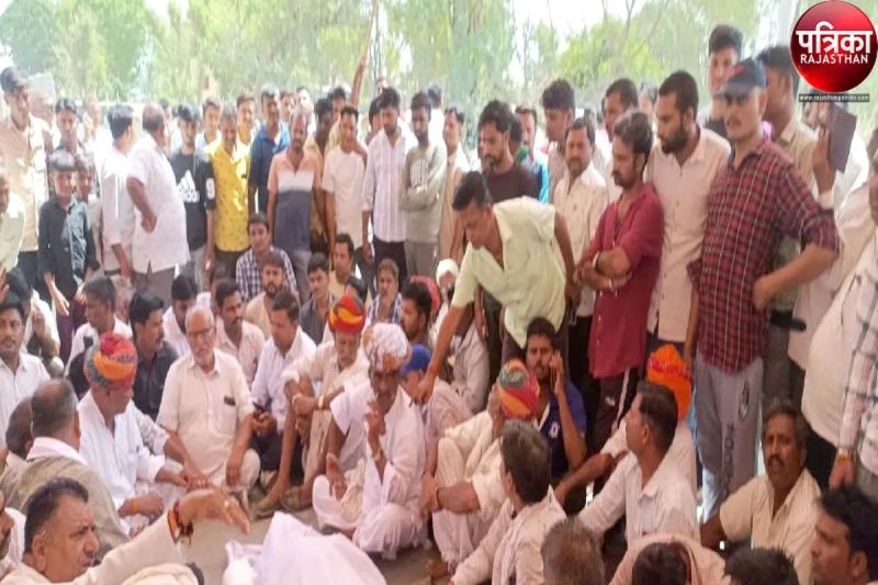 Pali News Dumper Full of Gravel Crushed Mallaram Angry villagers Picked up body after 26 hours these demands consensus