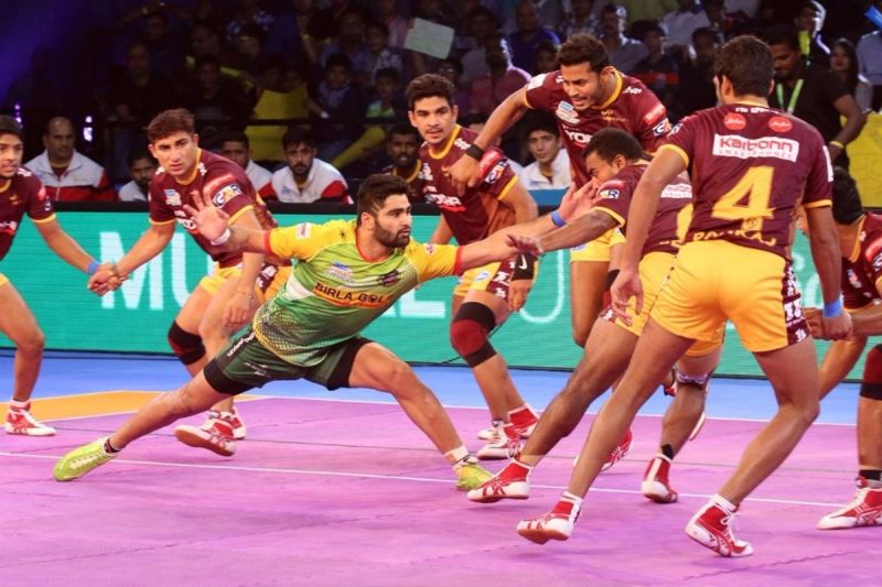 Pardeep Narwal Raid (Photo-Pro Kabaddi)