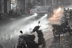 राजसमंद में झमाझम बारिश का दौर जारी, मौसम हुआ सुहावना, जलाशयों में पानी की आवक
बढ़ी - image