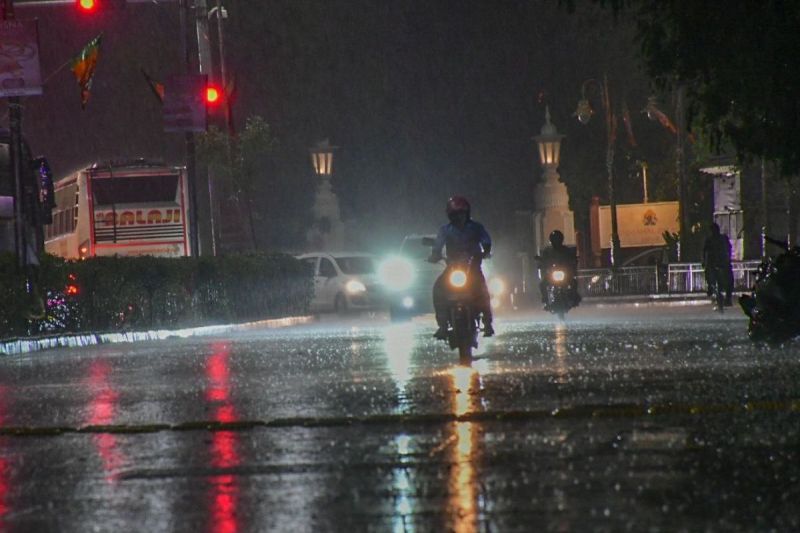 राजस्थान में मानसून की सक्रियता तेज़। जयपुर में बरसे बदरा। फोटो-पत्रिका।