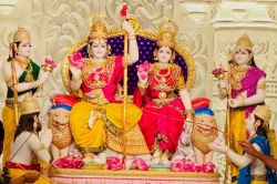 राम दरबार में भगवान राम सिंहासन पर विराजमान, दीपोत्सव के बाद शुरू होंगे राजा राम
के दर्शन - image