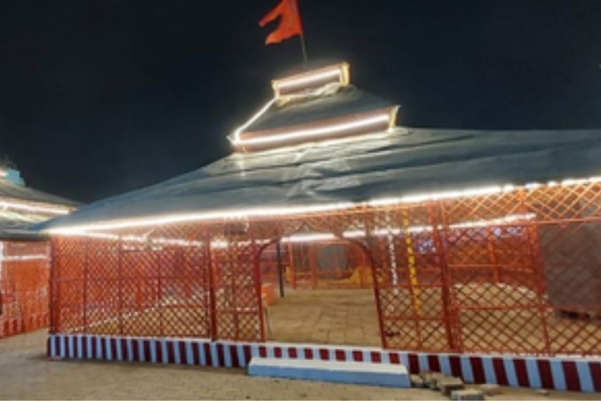राम जन्मभूमि मंदिरों की प्राण प्रतिष्ठा आज से, प्रायश्चित पूजा और जलकलश यात्रा
से होगा देव प्रतिष्ठा अनुष्ठान का शुभारंभ