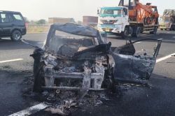 Rajasthan: दिल्ली-मुंबई एक्सप्रेसवे पर भीषण सड़क हादसा, CNG टैंक में ब्लास्ट के
बाद लगी आग, कार सवार की मौत - image