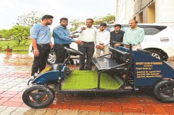राजस्थान में इंजीनियरिंग छात्रों का कमाल, सिर्फ 30,000 रुपए में बनाया चार पहिया
वाहन - image