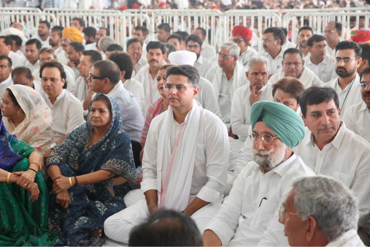 ‘गरीब घर में पैदा हुए और बड़े पदों पर रहे’, पिता राजेश पायलट की 25वीं पुण्यतिथि
पर भावुक हुए सचिन पायलट