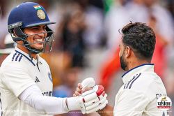 IND vs ENG: इंग्लैंड में भारतीय बल्लेबाजों ने दूसरी बार किया ऐसा, टीम इंडिया
क्या 2002 की तरह इस बार भी दिखा पाएगी कमाल? - image