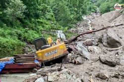 Heavy Rain: सिक्किम में बारिश का कहर! लैंडस्लाइड से आर्मी कैंप तबाह, 3 जवानों की
मौत और 6 लापता - image