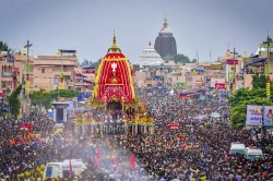 Jagannath Rath Yatra Stampede: जगन्नाथ रथ यात्रा के दौरान भगदड़ में 3 की मौत, 10
घायल - image