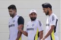 IND vs ENG: इंग्लैंड के खिलाफ लीड्स टेस्‍ट से पहले बदल गई टीम इंडिया, BCCI ने इस
खिलाड़ी की कराई सरप्राइज एंट्री