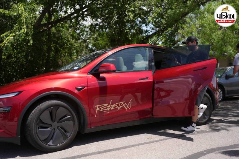 Tesla Robotaxi Service Launch 2025