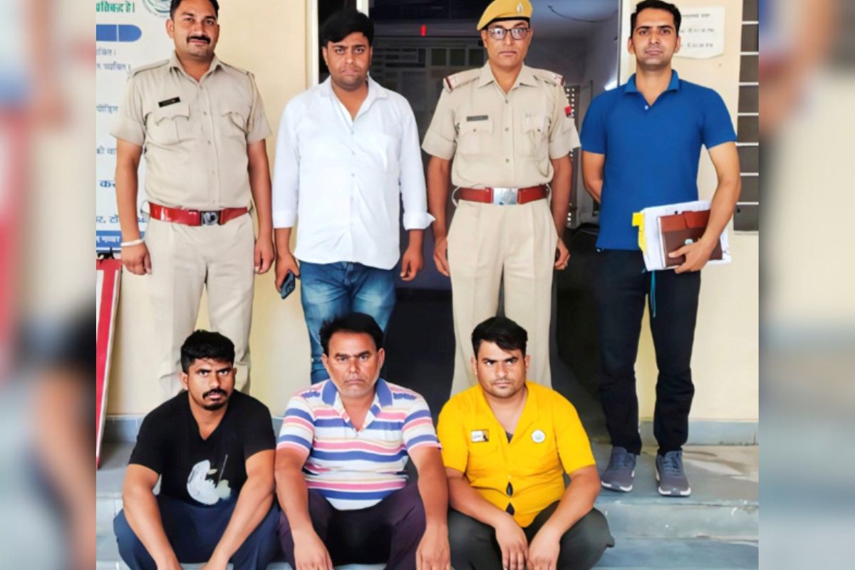 Tonk: ‘सोशल मीडिया पर पत्नी और बेटी की निर्वस्त्र फोटो वायरल करके दी जान से
मारने की धमकी’, थाने पहुंचकर बोला युवक