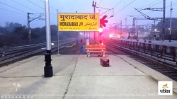 Railway News: भीषण गर्मी में ट्रेनों का संचालन अस्त-व्यस्त, 14 घंटे तक लेट हुईं
ट्रेनें, यात्रियों की बढ़ी परेशानी - image