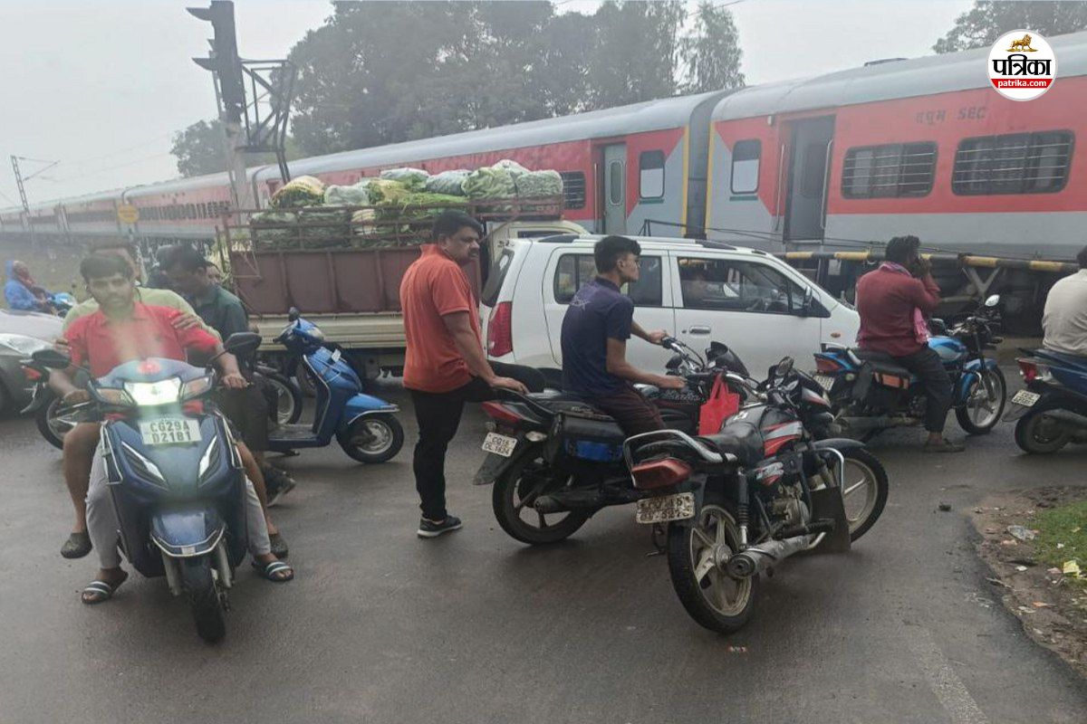 Ambikapur-Shahdol train: सिग्नल फेल होने से 1 घंटे 20 मिनट रुकी रही
अंबिकापुर-शहडोल ट्रेन, एनएच पर भी लगा जाम