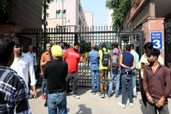 Delhi News: कोर्ट के लॉकअप में मर्डर, दो कैदियों ने दीवार और कमोड से सर टकरा
अंडरट्राइल की ले ली जान - image