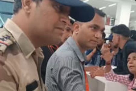 Air India passengers creates ruckus at the patna airport