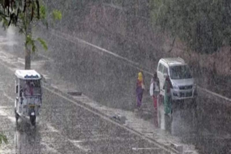 Uttarakhand heavy rainfall, India weather alert, Uttarakhand red alert, schools closed Uttarakhand, IMD weather forecast, Char Dham Yatra halted, Dehradun rain, Nainital weather, Uttarakhand disaster management, Indian monsoon alert, Uttarakhand