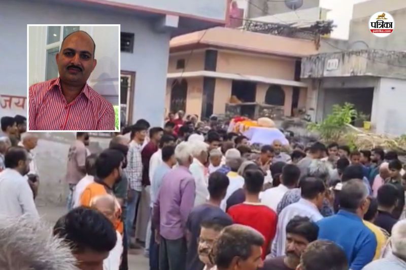 Ahmedabad Plane Crash Vardichand Menaria body was cremated silence prevailed in Udaipur Rundera village streets deep pain was visible on faces