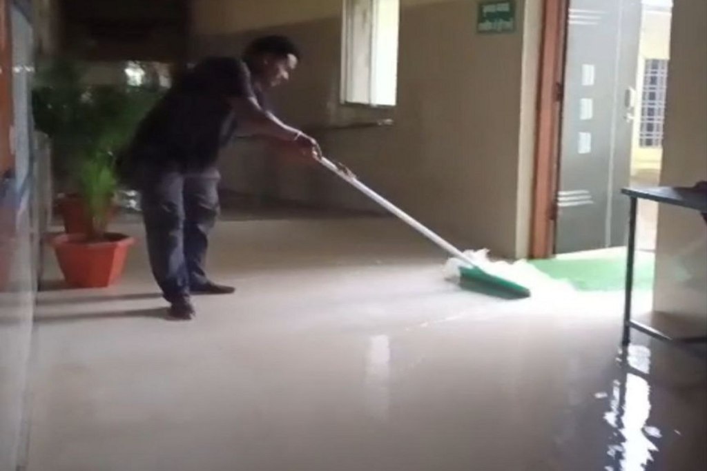 Rain water in Hospital