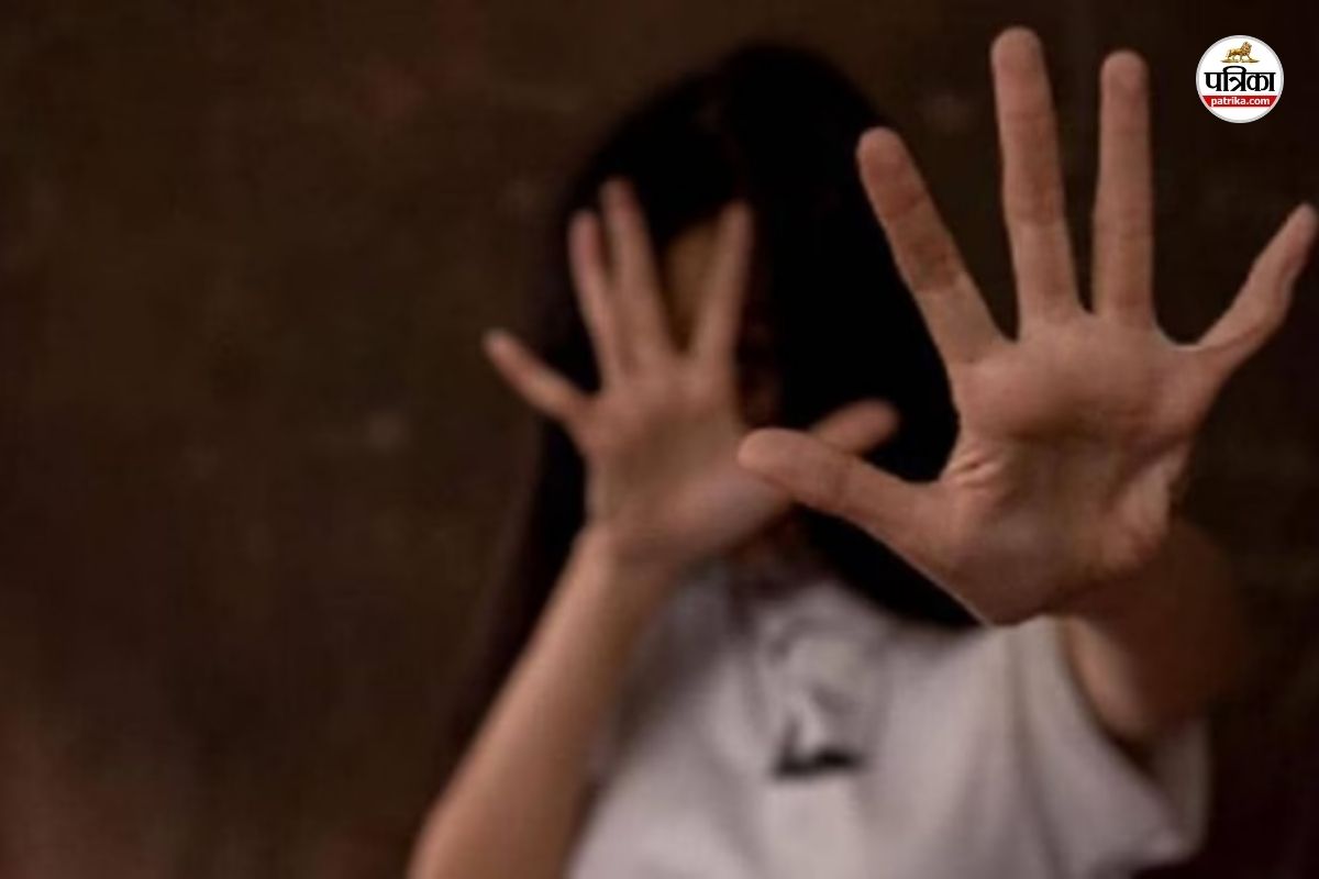 मां-बेटा चला रहे थे गंदे वीडियो का धंधा, लड़की ने काम करने से मना किया तो बना
लिया बंधक