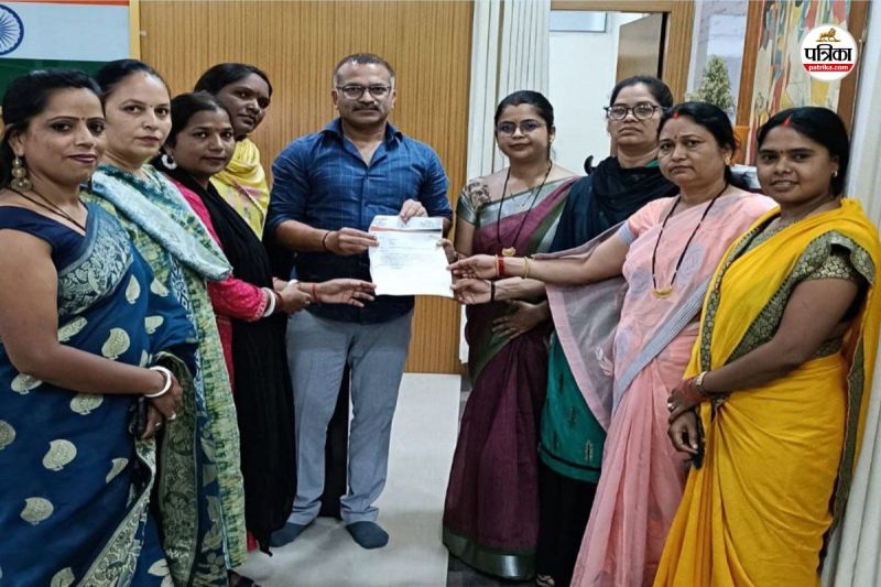 Premium Liquor shop protest