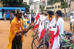 World Bicycle Day: हर साल साइकिल पर 2700 KM का सफर तय कर रामदेवरा पहुंचते हैं
भक्त, जानिए इनका रोचक सफर - image