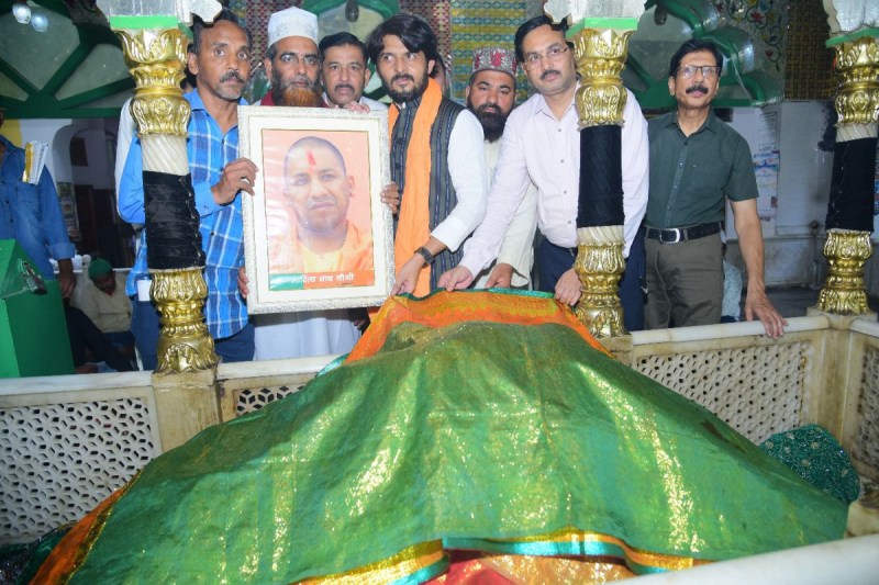 फोटो सोर्स : Patrika : Yogi Birthday Prayers and Chadar Poshi