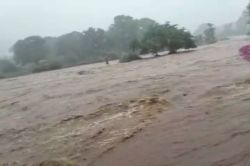 Rajasthan: सगाई के बाद ससुराल गया युवक नदी में बहा, साथी ने बाइक से उछलकर बचा ली
जान, रेस्क्यू ऑपरेशन जारी - image
