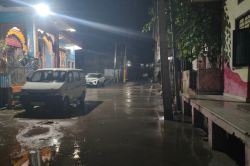 बैरा में आए तूफान से फैक्ट्रियों में लगे सोलर पैनल उड़े - image