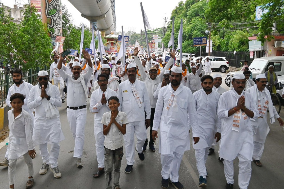 CG News: धूमधाम से मनाई गई संत कबीर साहेब की 627वीं जयंती, निकाली गई भव्य
शोभायात्रा, देखें तस्वीरें