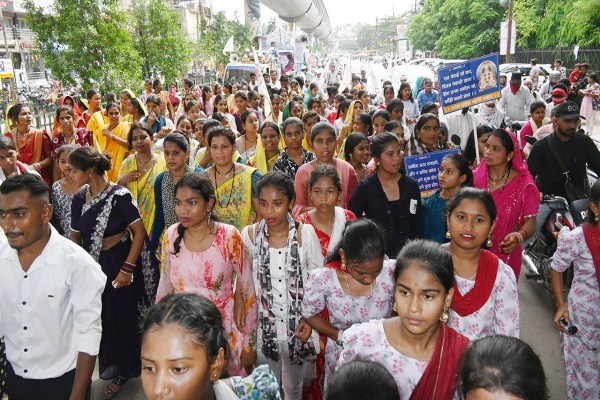 CG News: धूमधाम से मनाई गई संत कबीर साहेब की 627वीं जयंती, निकाली गई भव्य शोभायात्रा, देखें तस्वीरें
