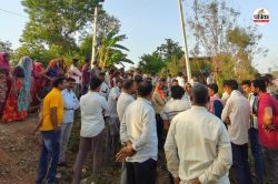 राजस्थान में 11KV लाइन के करंट से ठेकाकर्मी की मौत, परिजनों का फूटा गुस्सा, 4
घंटे पोल पर लटका रहा शव - image