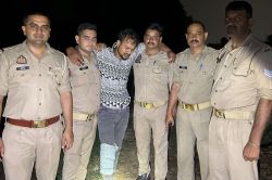 इज्जतनगर में छात्रा से अश्लील हरकत करने वाला आरोपी मुठभेड़ में घायल, तमंचा व
बाइक बरामद - image