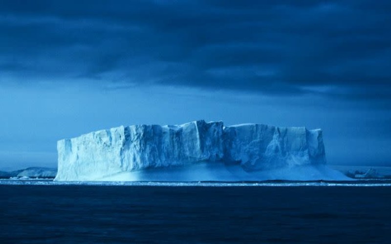 Radio waves echoing under ice of Antarctica
