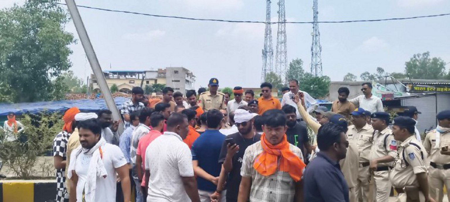 कहा-सुनी के बाद शराब ठेकेदार के कर्मचारियों ने युवक को कुचला, अन्य पर वाहन
चढ़ाने का प्रयास