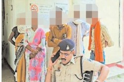 CG News: काम दिलाने के बहाने किशोरी को दिल्ली में बेचा, फोन पर रोते हुए परिजन को
बताई व्यथा - image