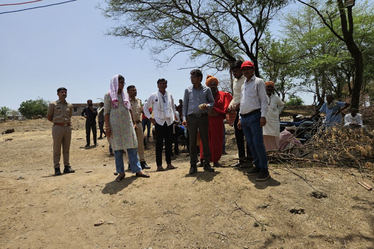 राजस्थान: मंदिर की 25 बीघा कृषि भूमि से अतिक्रमण हटाया, जानिए क्या बोले ग्रामीण