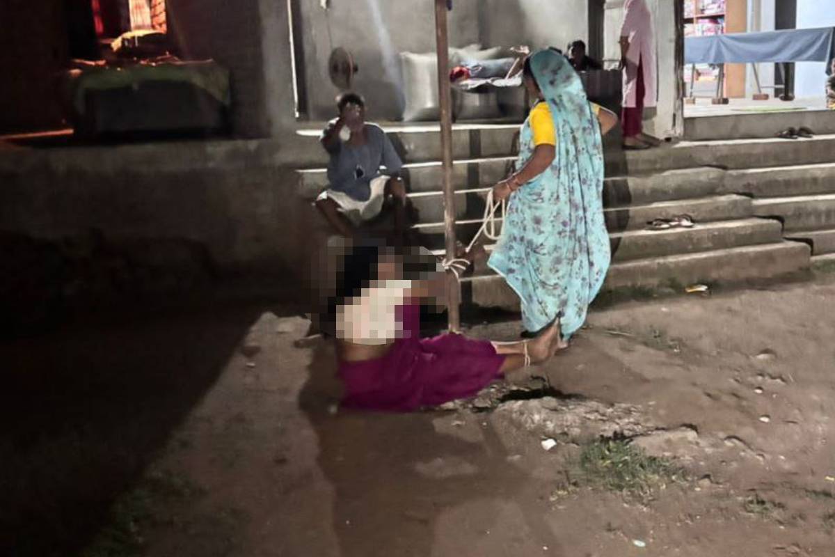 पति की मौत के बाद ससुराल वालों ने खंभे से बांधकर विधवा बहू को पीटा..